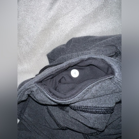 Lululemon Refine Crop / Size 4 - Picture 7 of 11